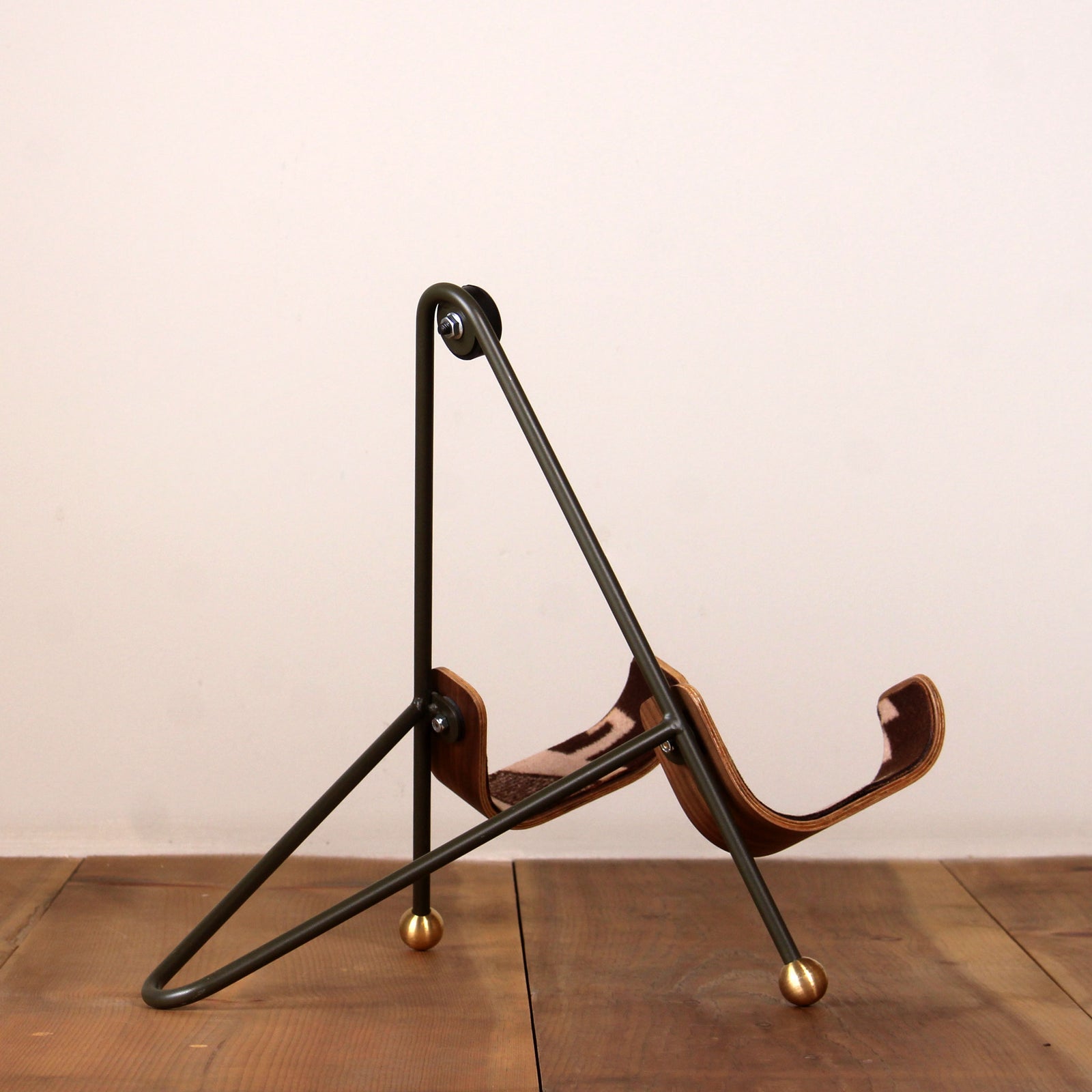 Guitar Stand: Limited Anniversary Edition