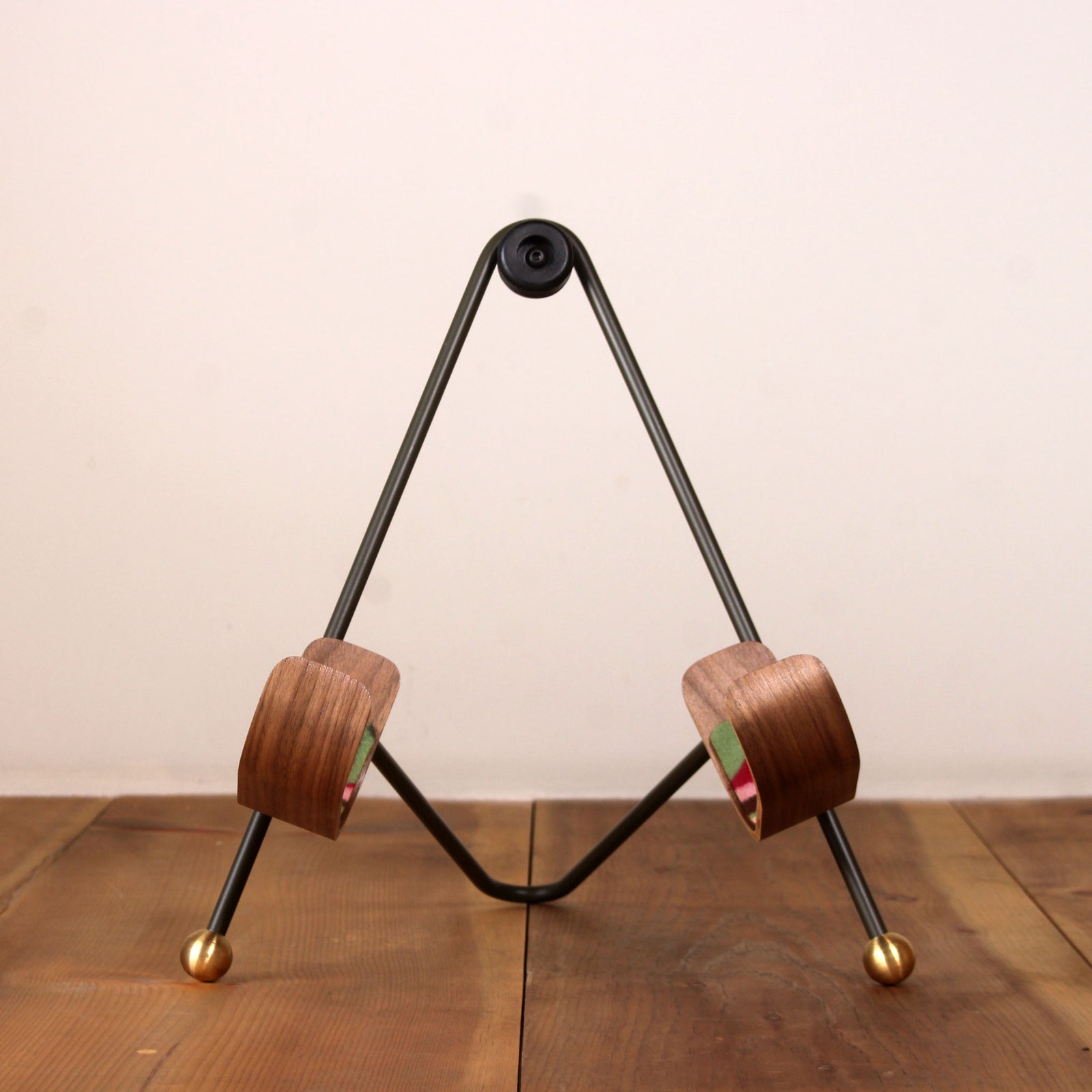 Guitar Stand: Limited Anniversary Edition