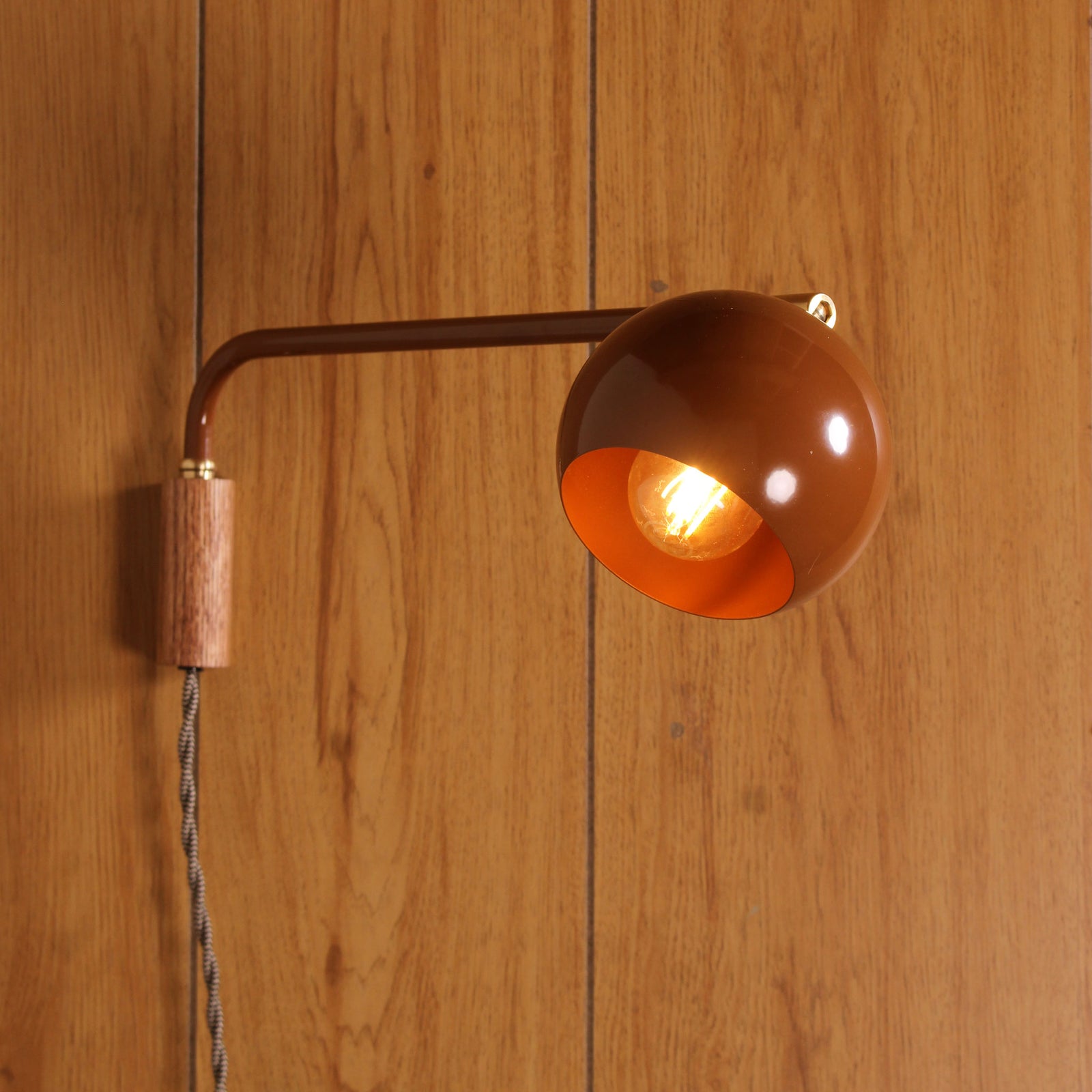 Lucky Lounge Lamp: VHS Edition