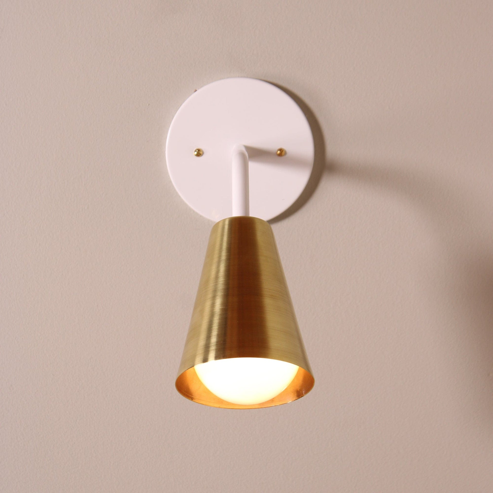 Monte Carlo wall sconce White / Brass shade onefortythree