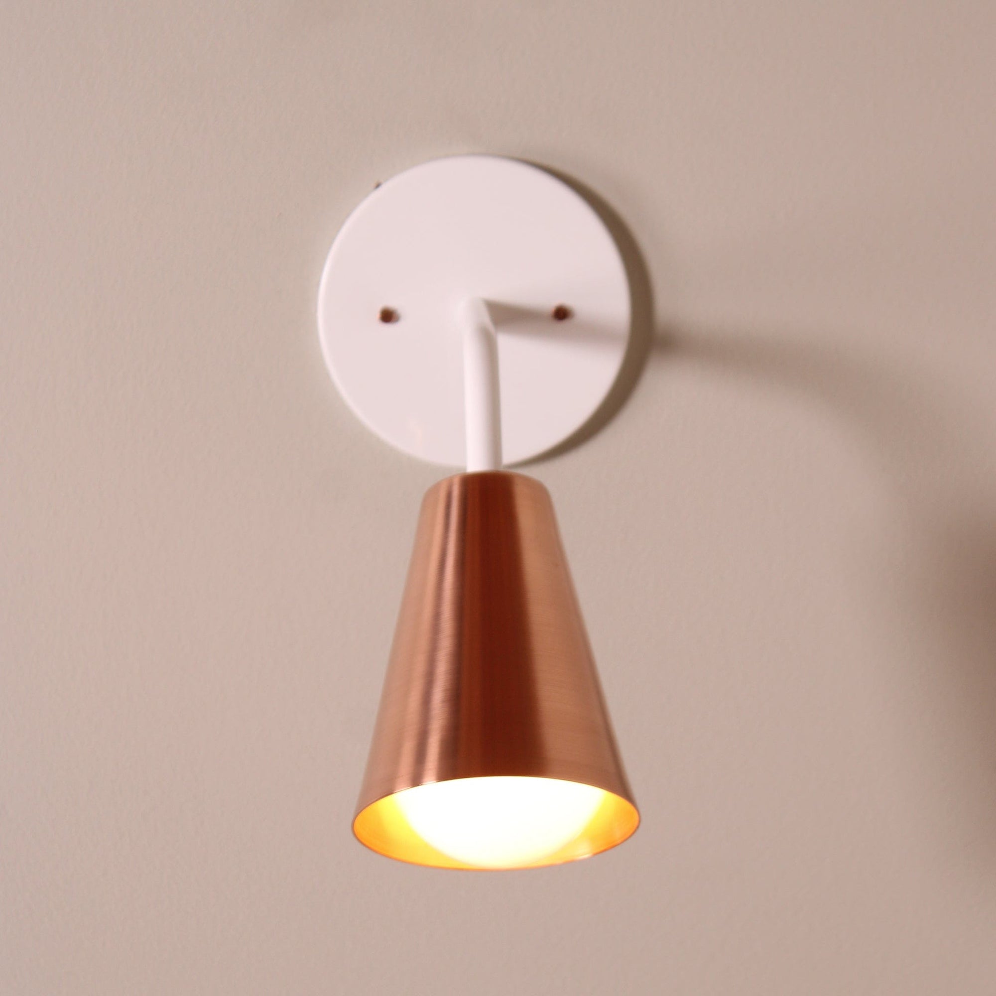 Monte Carlo wall sconce White / Copper shade onefortythree
