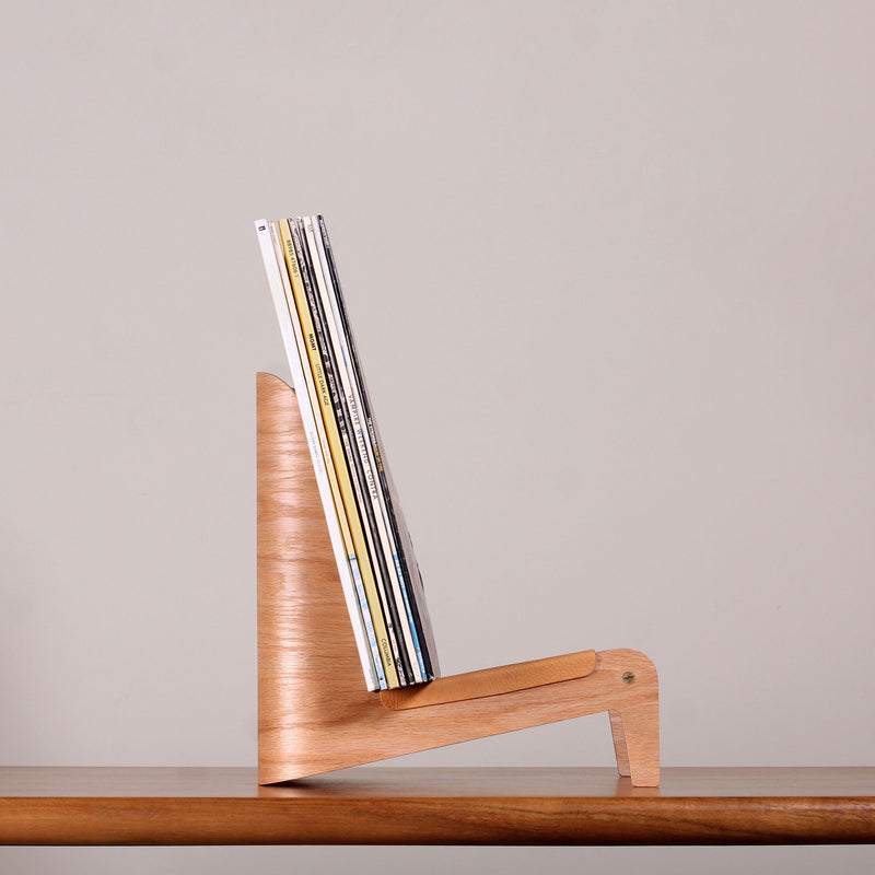 Vinyl Stand Oak w/ saddle leather