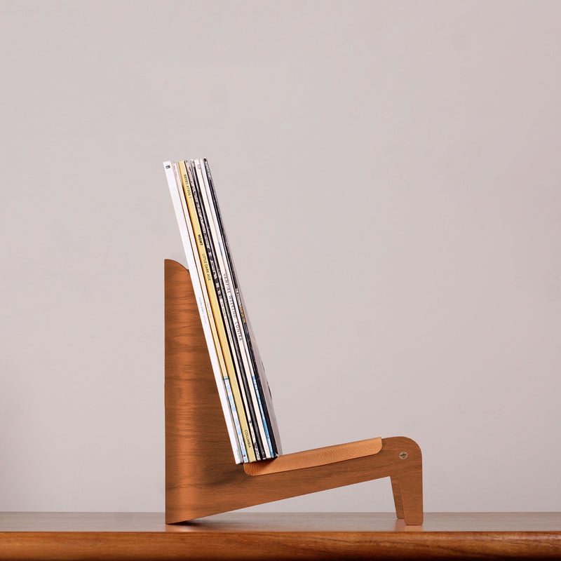 Vinyl Stand Oak w/ saddle leather